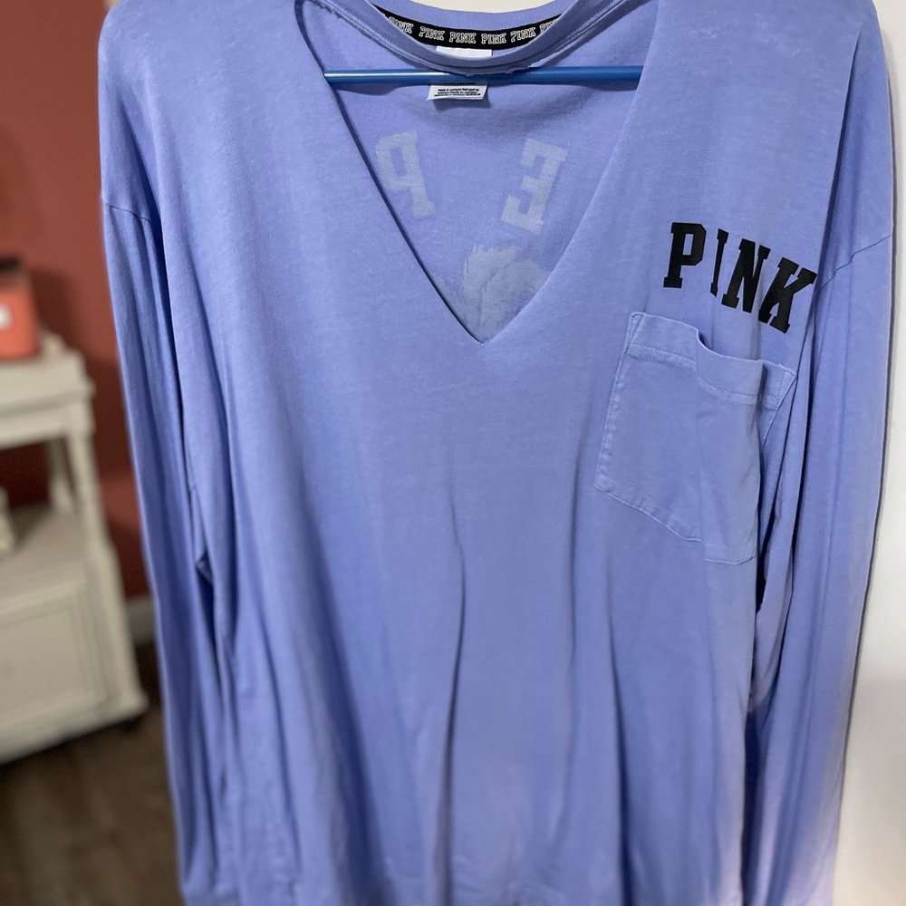 Womens long sleeve shirts.